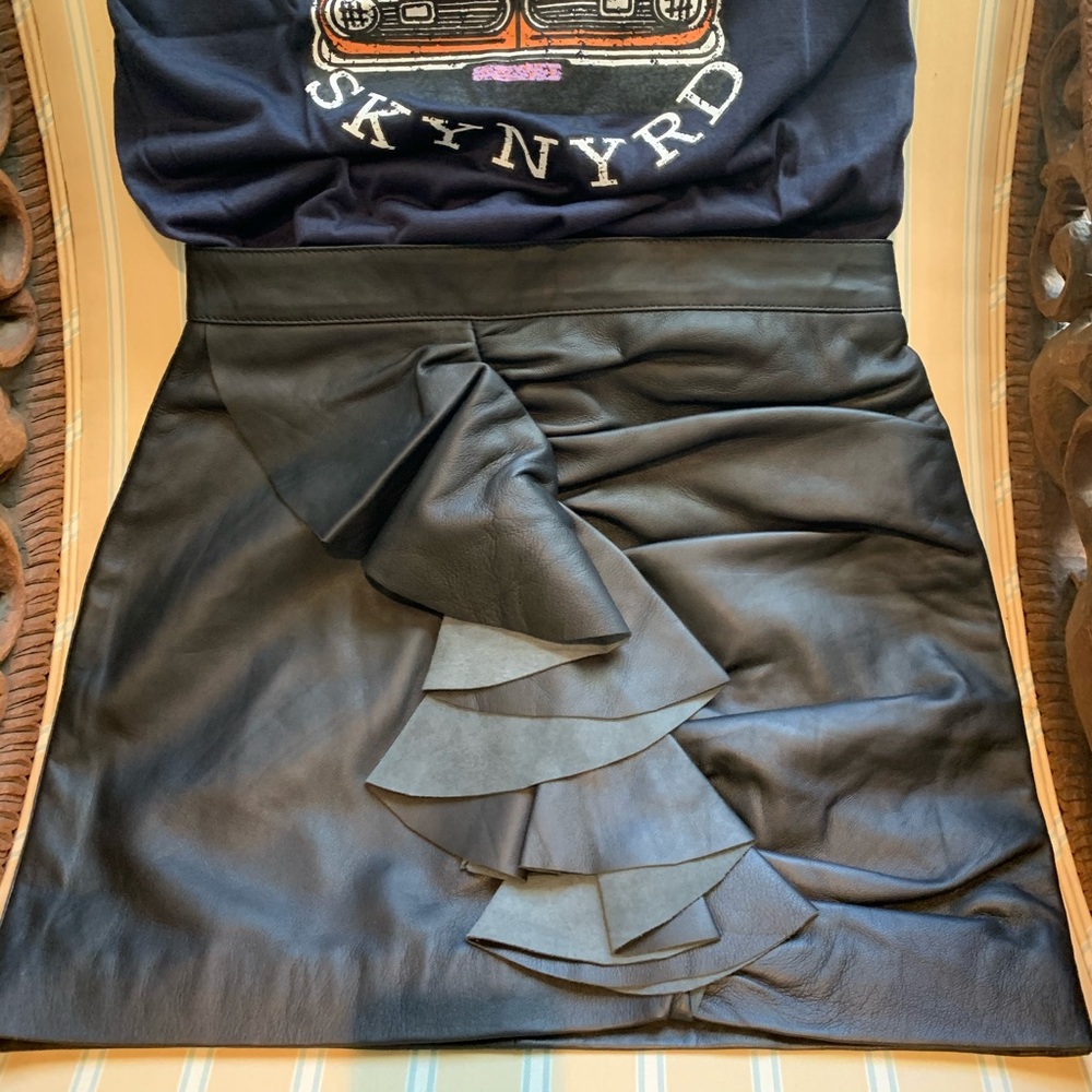 FREE PEOPLE LAMB LEATHER CASCADING RUFFLED FRONT BLACK MINISKIRT SIZE 4 - Picture 6 of 12